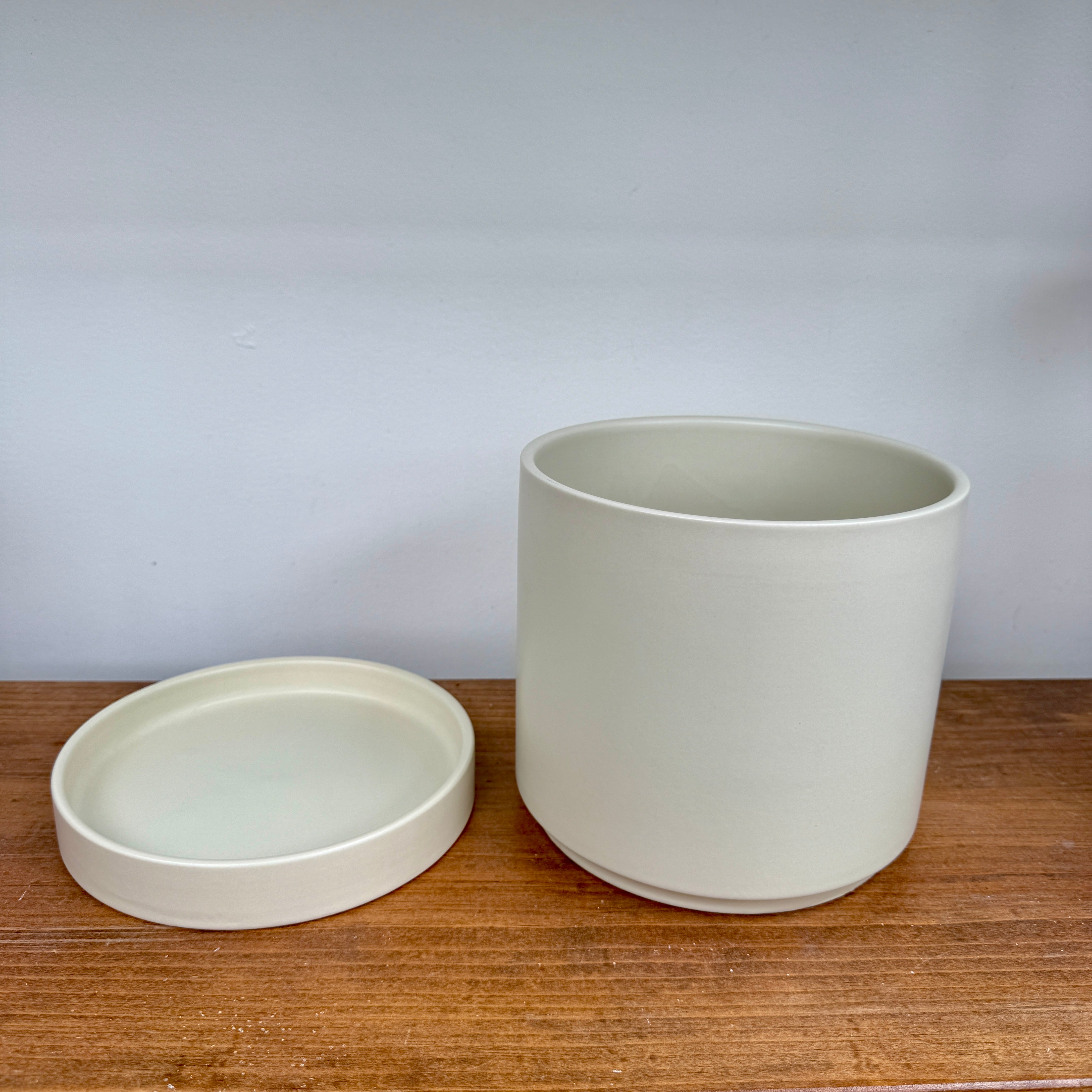 Romey Neutral Pot with Saucer - 7"x 7" - Tan