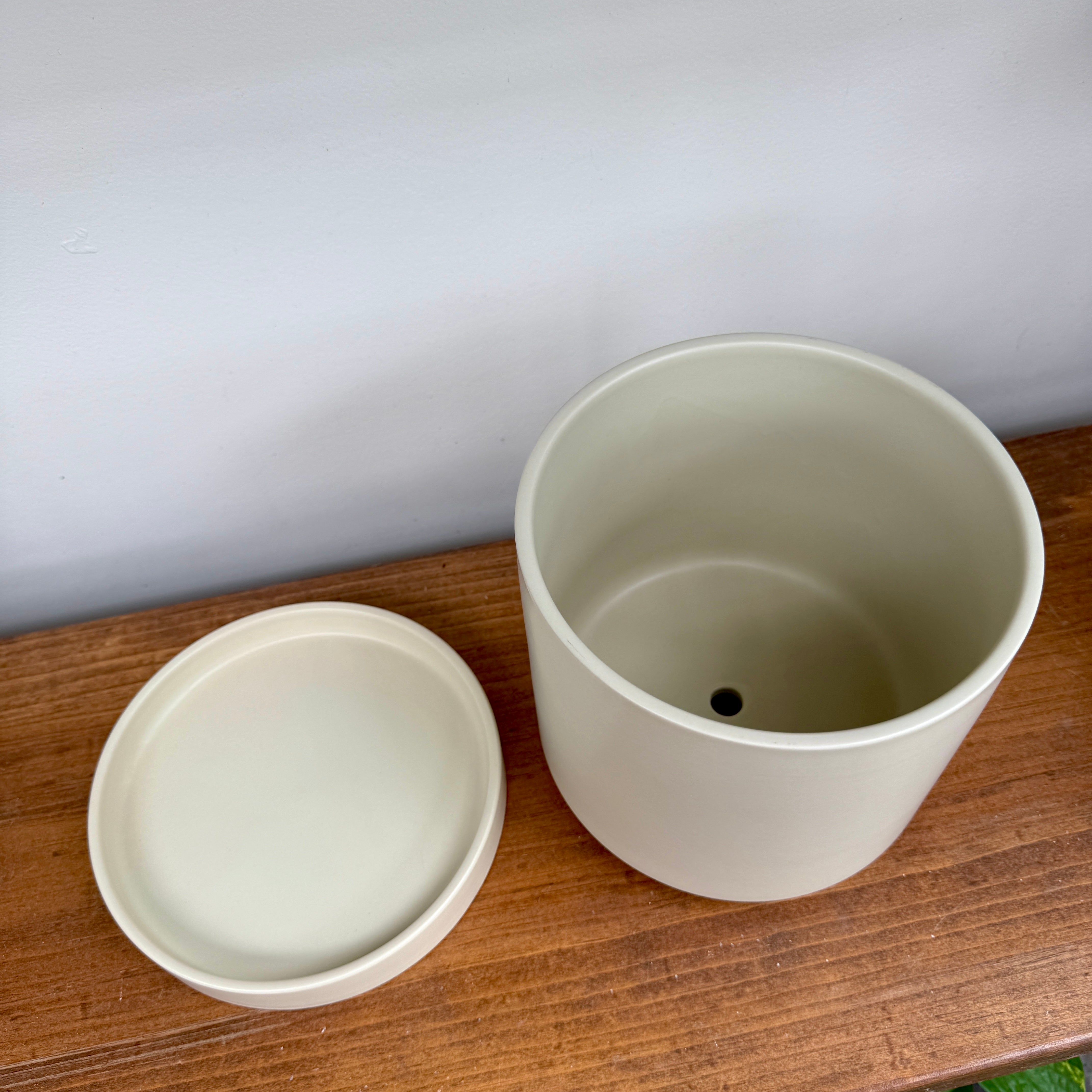 Romey Neutral Pot with Saucer - 7"x 7" - Tan